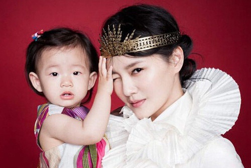 Tu Hy Vien khoe con gai dang yeu hinh anh