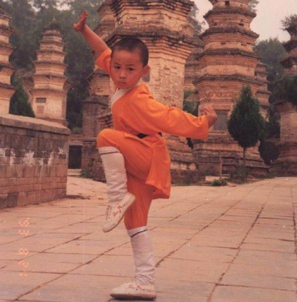 Thích Tiểu Long vào chùa khi mới lên 2.