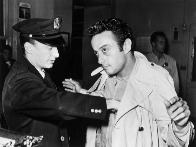 Nghệ sĩ hài độc thoại Lenny Bruce từng phải hầu tòa - Ảnh tư liệu