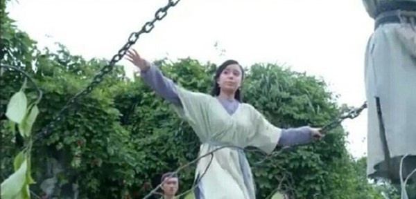 Thế nhưng sau đó, cô nàng lại trở thành một trong những thí sinh tham gia cuộc thi chọn  đệ tử của Trường Lưu.