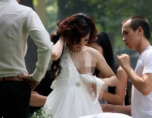 Hình ảnh lộ ngực của Trang Nhung