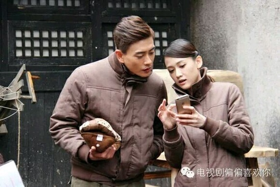 Đoàn phim Vẫn cứ thích em ăn uống vui vẻ.