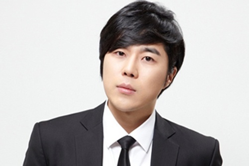 Dien vien Han dung ban gai lua canh sat hinh anh