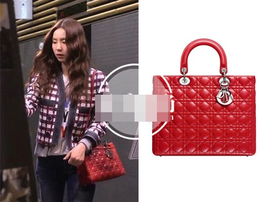 Túi Dior đỏ rực rỡ kiểu dáng sang trọng có giá khoảng 68 triệu đồng.