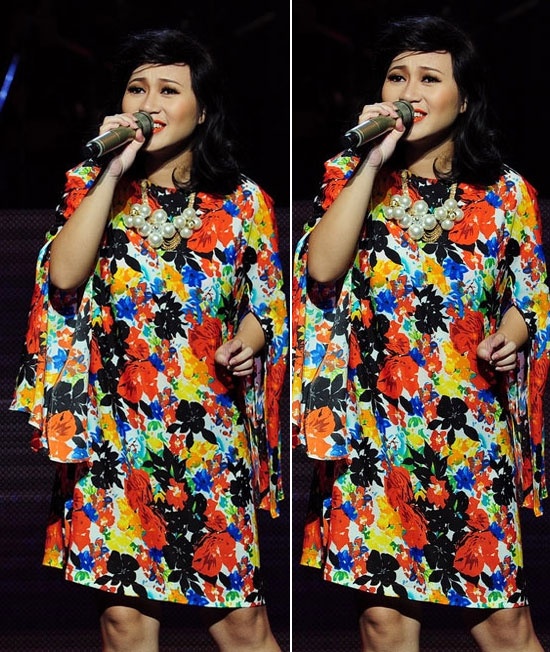 Nữ ca sĩ Khánh Linh chẳng khác gì bình hoa di động trên sân khấu. Chiếc vòng cổ với nhiều hạt ngọc trai to bự khiến cô trở nên rất nặng nề.