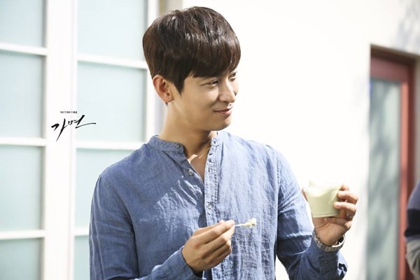 Min Woo dù sống trong nhung lụa, giàu sang nhưng thiếu thốn tình cảm gia đình và bạn bè.