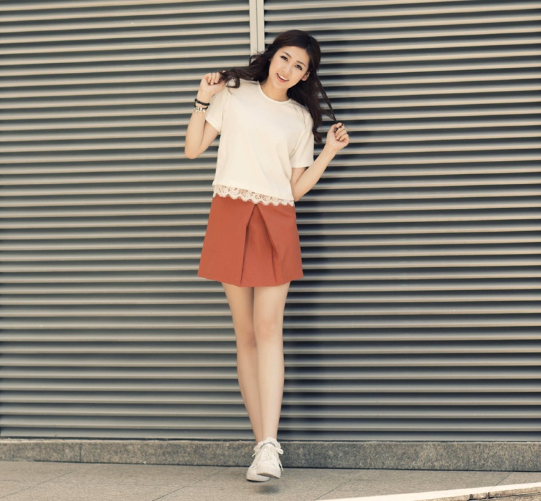 Người đẹp đang trong quãng thời gian xả hơi trước khi chọn cho mình một công việc ổn định.