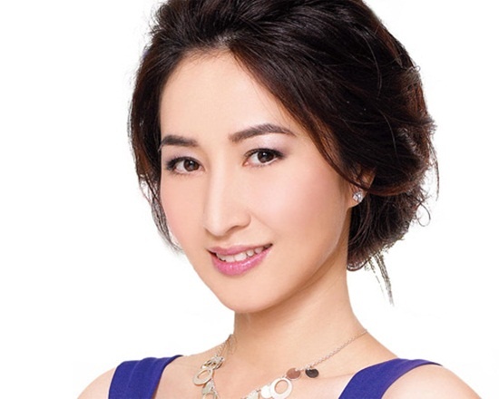 Quan Vịnh Hà trẻ trung ở ngưỡng tuổi 50