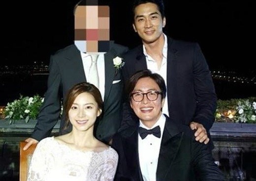 Dam cuoi Bae Yong Joon hinh anh