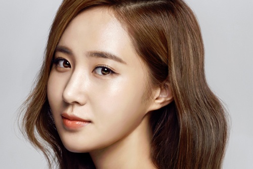 Yuri (SNSD) tiet lo nuoc uong lam dep da sau 5 ngay hinh anh