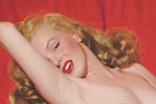 Trien lam anh nude nam 22 tuoi cua Marilyn Monroe hinh anh