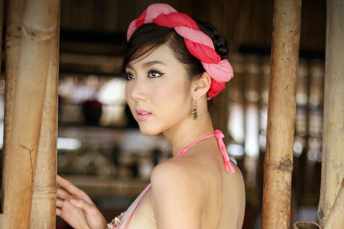 Nguoi dep Viet gay phan cam khi mac ao yem qua sexy hinh anh