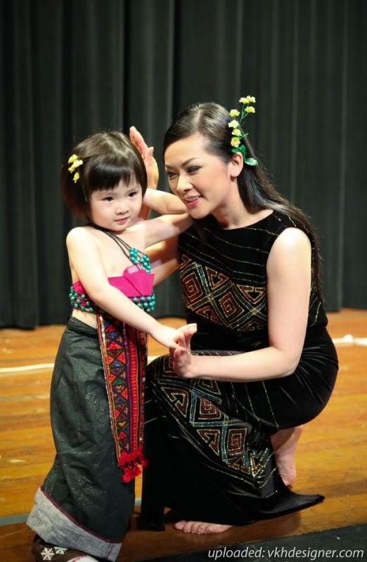 Như Quỳnh rất hay đưa con gái lên sân khấu.