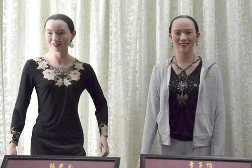 Fan ngo ngang voi tuong sap nong dan cua Chuong Tu Di hinh anh