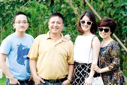 Chi Trung - Ngoc Huyen lam gi khi con yeu som? hinh anh