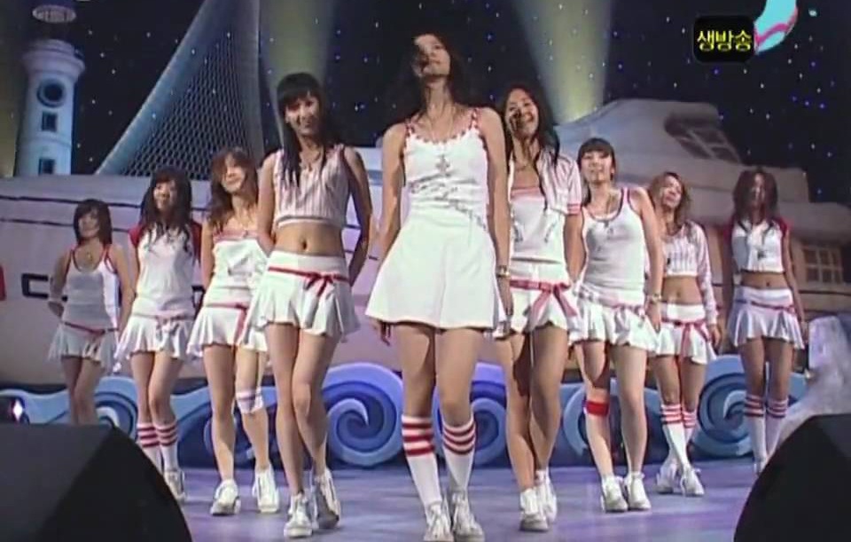 Into the new world - SNSD hinh anh