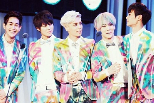 8 bo suit mau me cua sao than tuong Han hinh anh