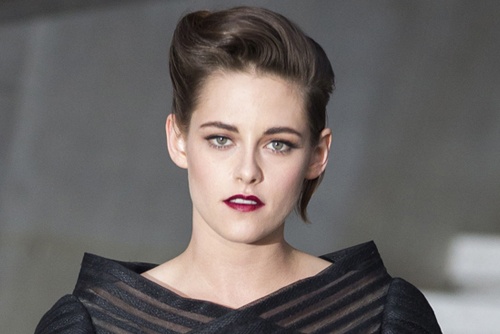 Kristen Stewart vao vai huyen thoai thoi trang Coco Chanel hinh anh
