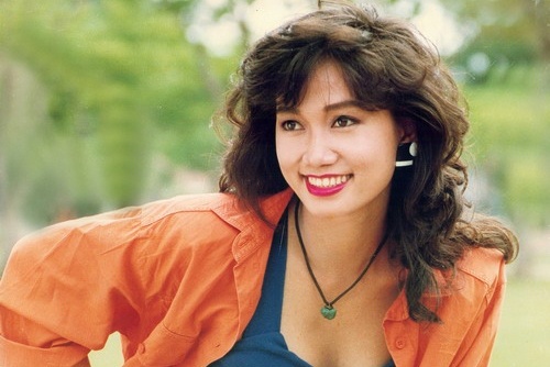 Khan gia noi dien doi tat Kim Khanh hinh anh