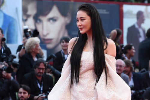 Truong Hinh Du duoc vi nhu nang tien ca tai LHP Venice hinh anh