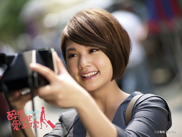 Không chỉ sở hữu ngoại hình xinh đẹp, Dương Thừa Lâm còTuy nhiên, sự nghiệp diễn xuất của Dương Thừa Lâm trong thời gian gần đây có dấu hiệu đi xuống. Kể từ Drunken to Love You năm 2011, người đẹp vẫn chưa có tác phẩm nào nổi bật.n được đánh giá cao về khả năng diễn xuất. Cô từng giành giải Ảnh hậu (Nữ diễn viên chính xuất sắc nhất) tại Lễ trao giải Kim Chung với vai diễn Trần Bảo Châu trong bộ phim truyền hình Hi My Sweetheart.