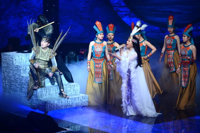 Tiết mục “nhức tai” người xem của Tố Ny và Đàm Vĩnh Hưng trên sóng truyền hình tối 13-9 trong chương trình Giọng hát Việt - Ảnh: Quang Định