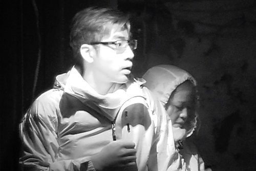 Doi choi Cuoc dua ky thu thot tim trong nha ma hinh anh