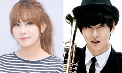 Trong khi đó, Jaehyo (Block B) lại rất giống Hayoung (A pink). Gương mặt bầu bĩnh và khuôn miệng nhỏ nhắn chính là điểm chung giữa 2 thần tượng nổi tiếng này. 