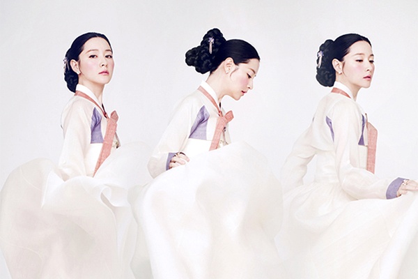 My nhan Han quyen ru voi hanbok mua Trung thu hinh anh