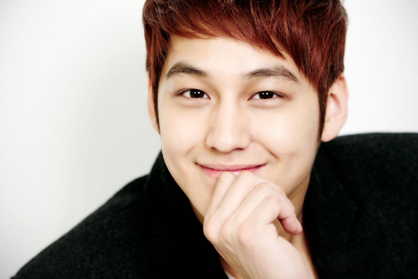 Kim Bum vao vai huyen thoai Ly Tieu Long hinh anh