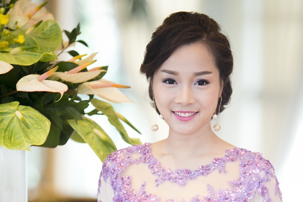 Minh Huong lam co vo hay ghen cua Minh Tiep tren man anh hinh anh