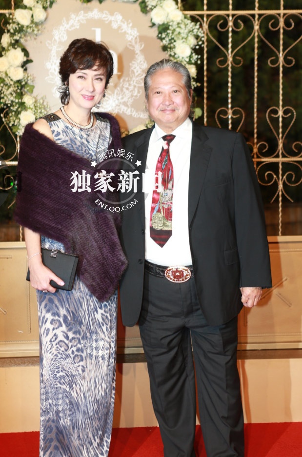 Vợ chồng ngôi sao võ thuật Hồng Kim Bảo.