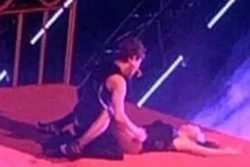 Sao Han bi chi trich vi man bieu dien kheu goi hinh anh