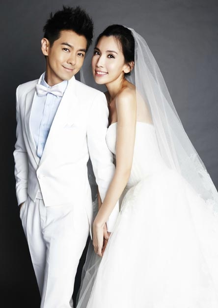 Chí Dĩnh và vợ hiện tại.