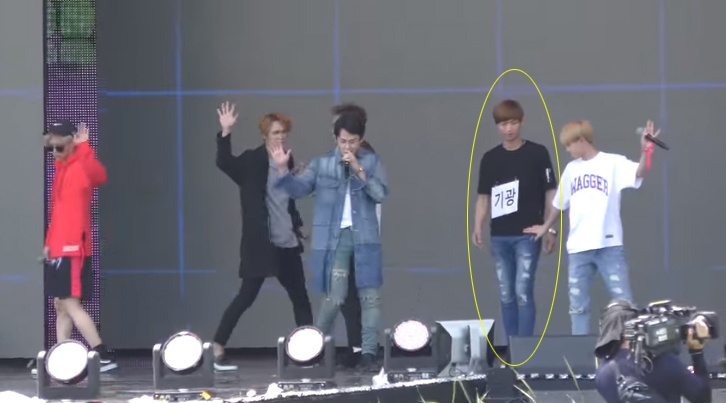 Nguoi quan ly the cho Ki Kwang (B2ST) tren san khau hinh anh