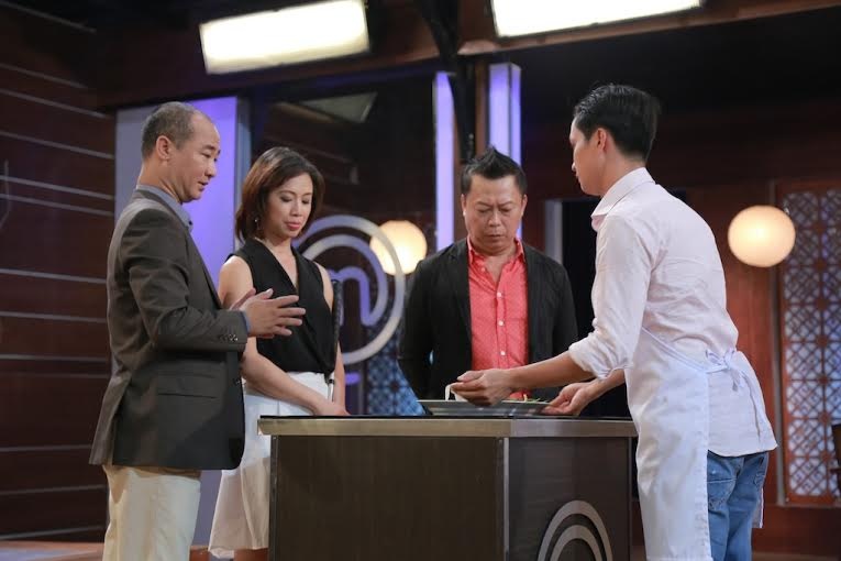 Giam khao Vua dau bep noi ve tin don uu ai Thanh Cuong hinh anh