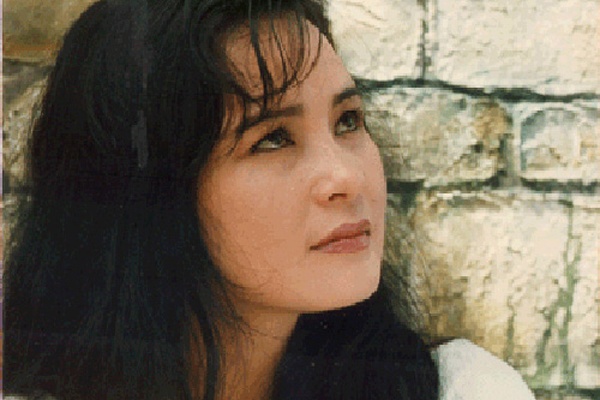 NSND Hoang Cuc va hanh trinh chien thang ung thu hinh anh