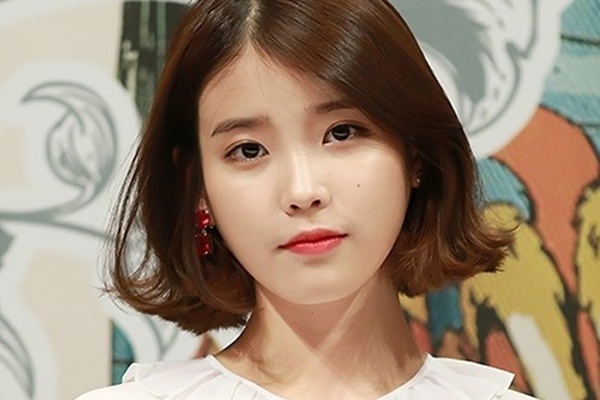 Ca si Han kien cu dan mang hinh anh