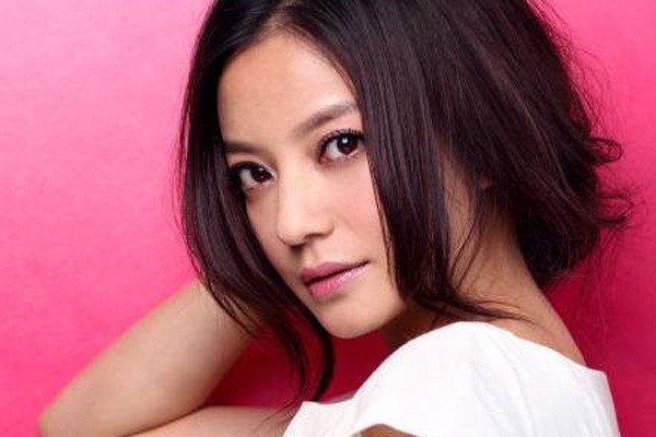 Trieu Vy no luc tap the duc giam beo hinh anh