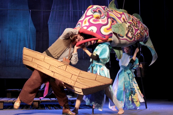 Dao dien Duc dua 'Ong lao danh ca' len san khau kich Ha Noi hinh anh