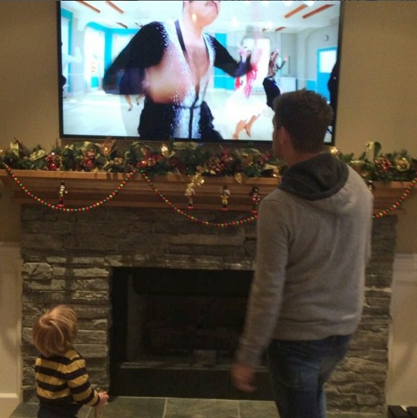 Michael Buble nhay theo Daddy cua Psy hinh anh