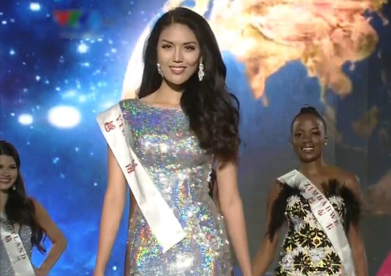 Lan Khue tu tin tren san khau chung ket Miss World 2015 hinh anh