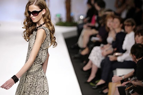 Nguoi mau gay can chung nhan cua bac si de lam viec o Phap hinh anh