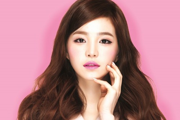 Sao Han bi chi trich vi vach mat nguoi theo doi hinh anh