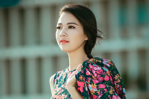 Hoa hau Tran Thi Quynh dep diu ngot voi dam hoa hinh anh