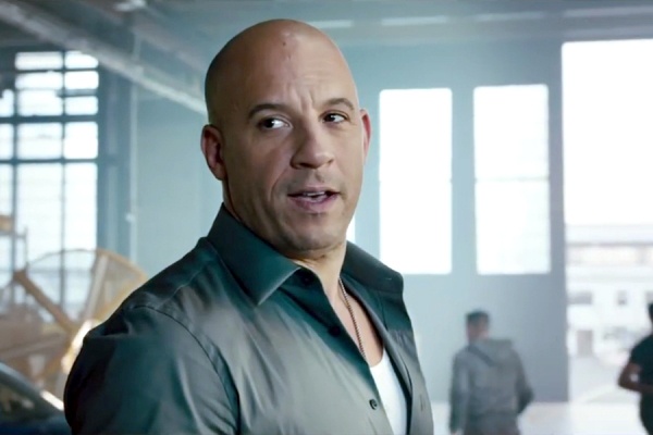 Poster dau tien cua 'Fast & Furious 8' hinh anh