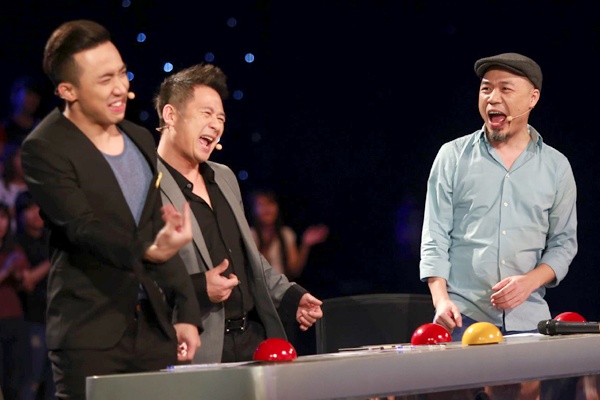 Be danh trong 8 tuoi khien giam khao Got Talent bat khoi ghe hinh anh