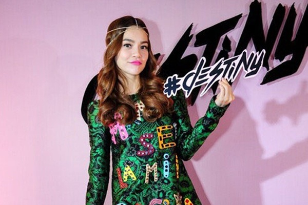 Ho Ngoc Ha ngay cang mac sanh dieu hinh anh