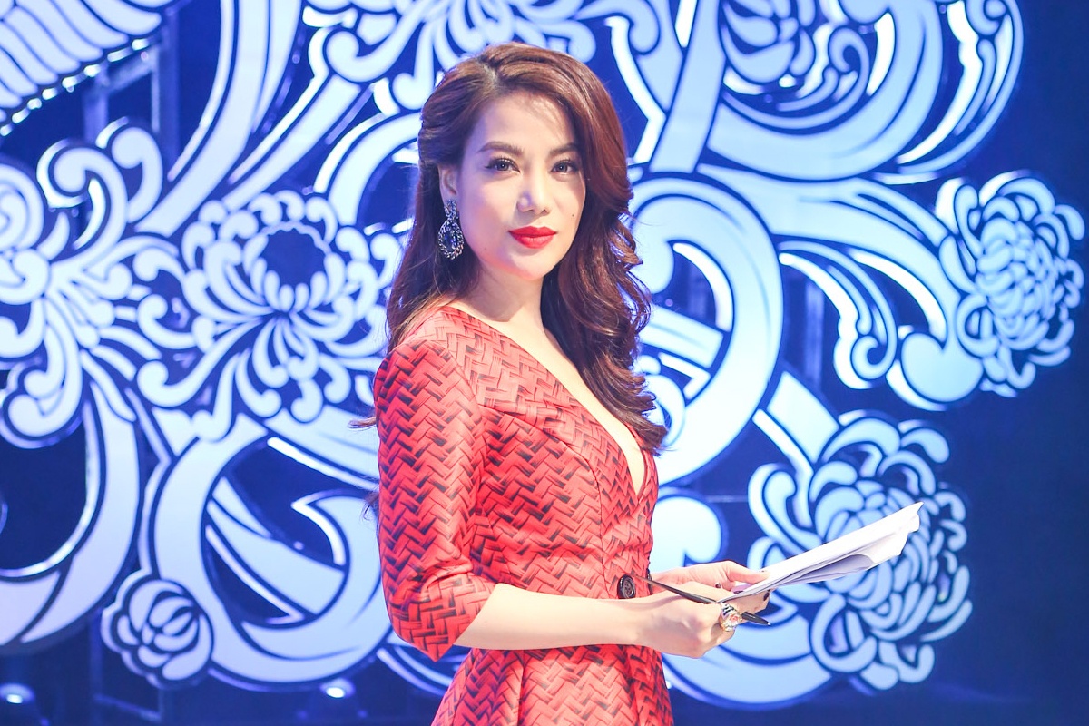 Sao Viet sanh dieu tren tham do chung ket Project Runway hinh anh