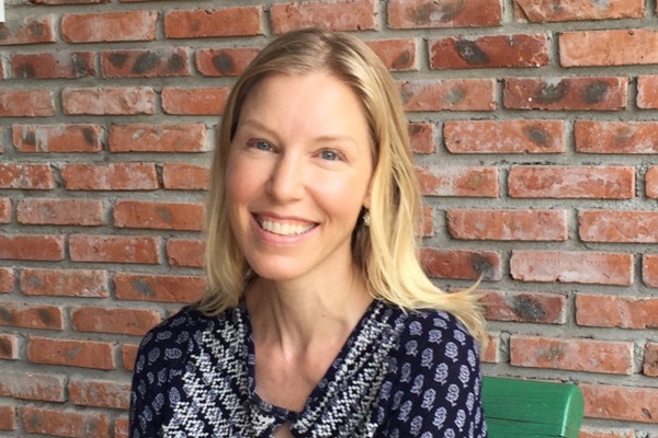 Elka Ray - Nguoi thich viet sach ve Viet Nam hinh anh